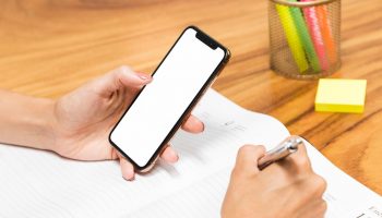 oficina-negocios-maqueta-telefono_23-2148218594 oficina-negocios-maqueta-telefono_23-2148218594